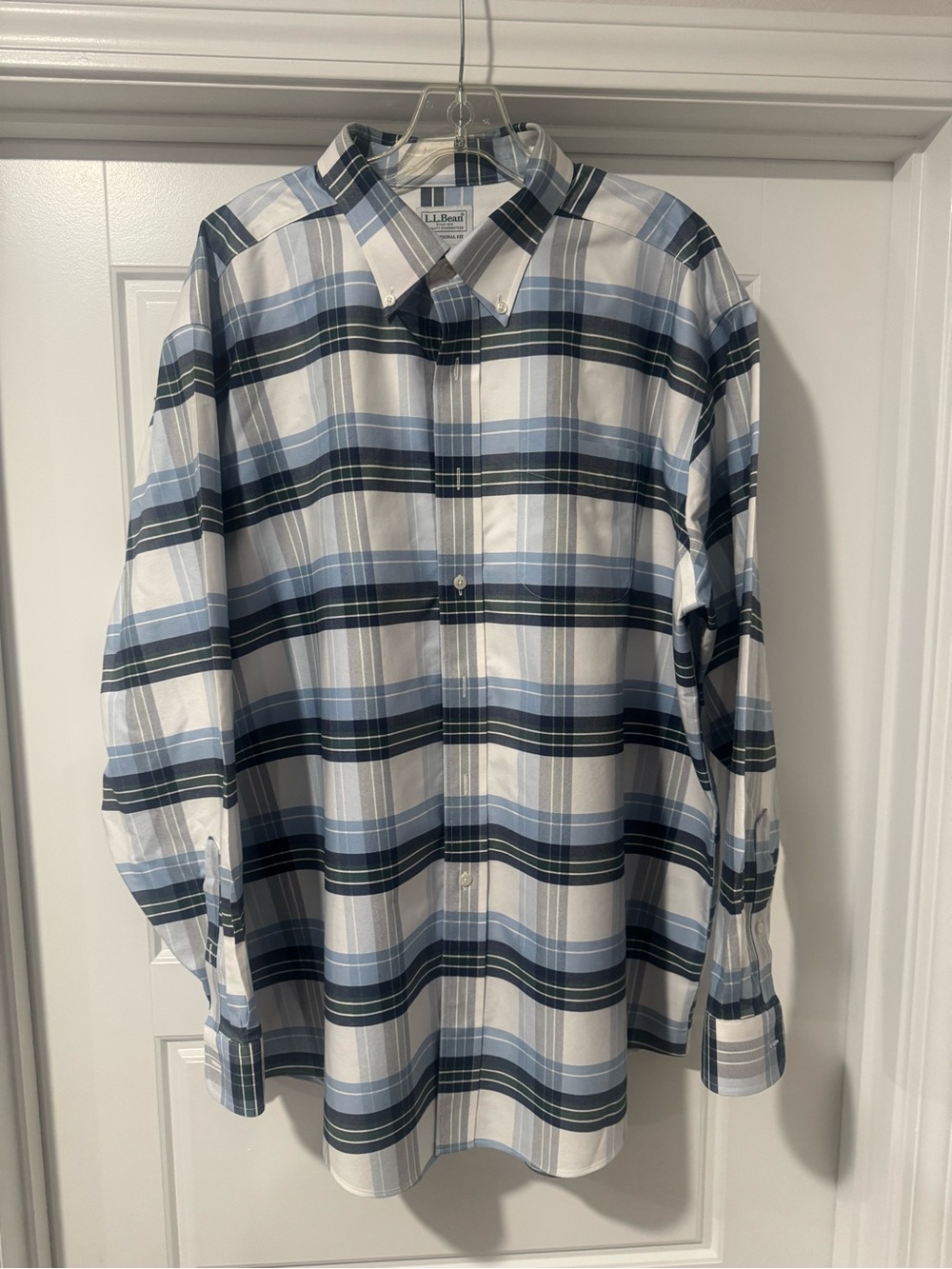 L.L. Bean Men's Blue, Navy and White Plaid Button-Down Shirt Size 18/35